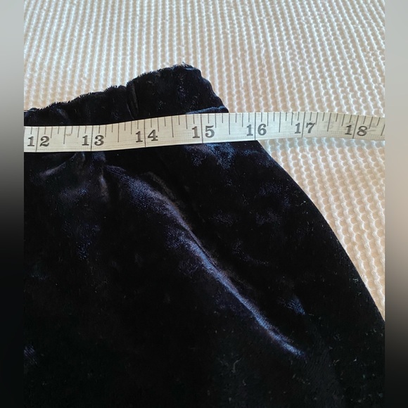 NWOT Handmade black crushed velvet fully lined a-line skirt. Size 8 to 10. - Picture 13 of 17